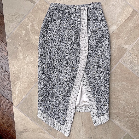 mumu Dresses & Skirts - NWOT Very heavy grey tweed wool asymmetrical skirt